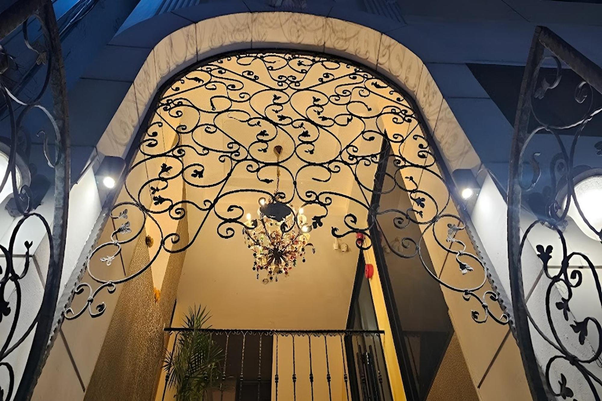 Bnb98 Silom Hotel Bangkok Buitenkant foto