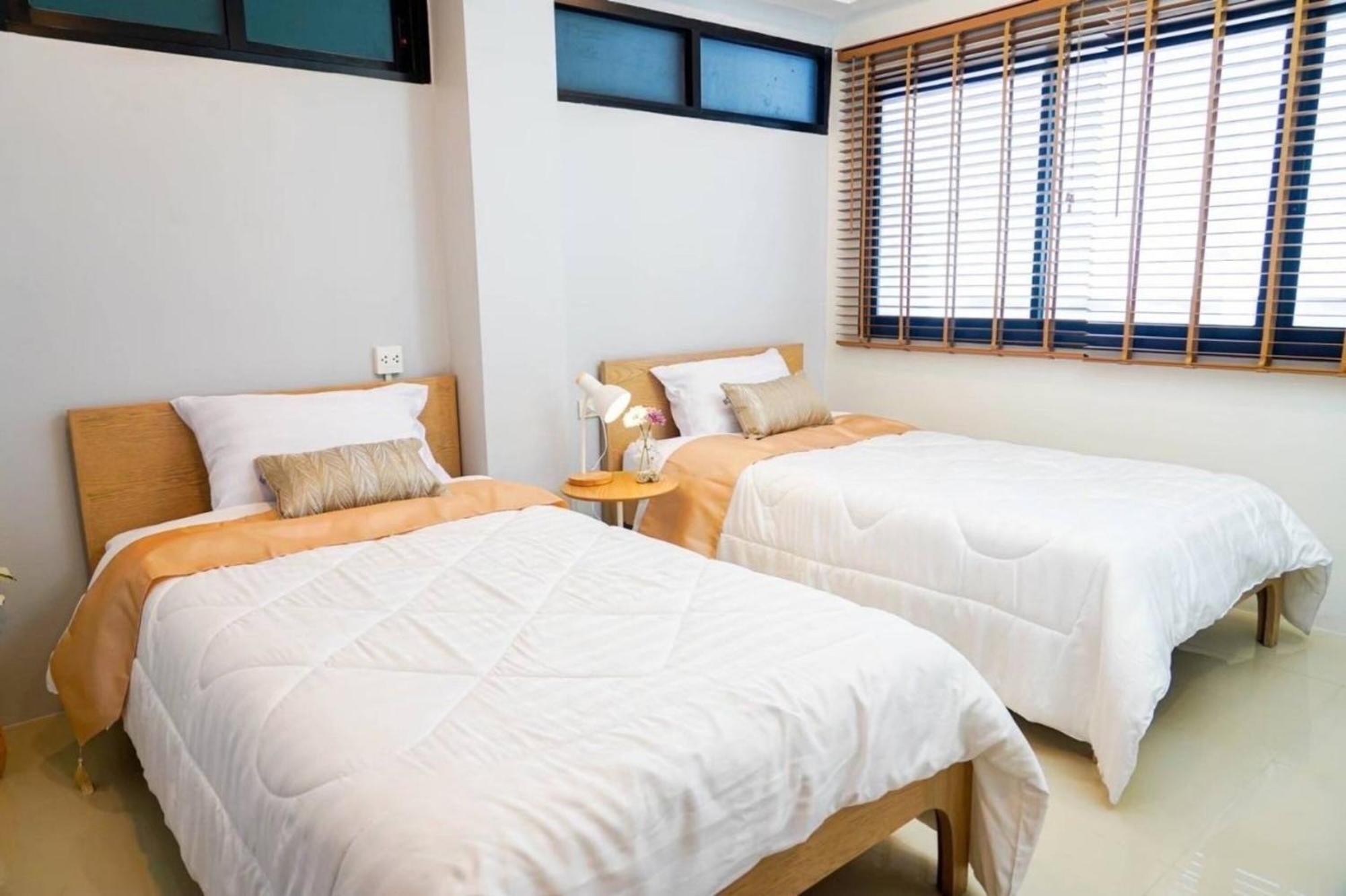 Bnb98 Silom Hotel Bangkok Buitenkant foto