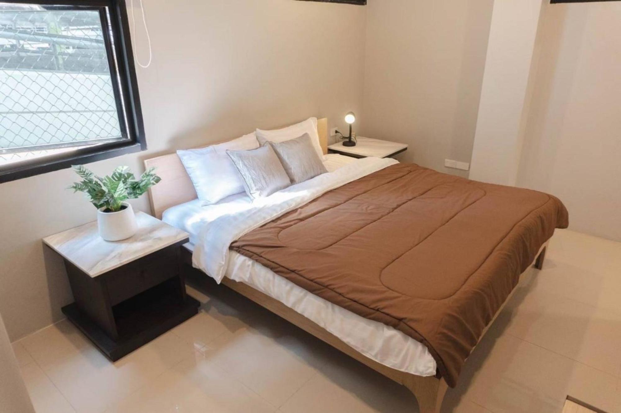 Bnb98 Silom Hotel Bangkok Buitenkant foto